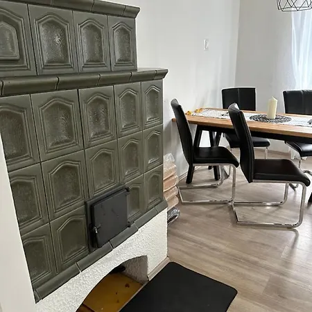 Gemuetliche In Zentraler Lage Apartman